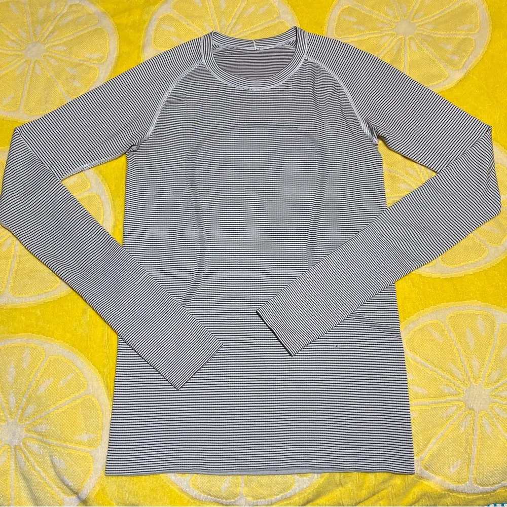 LULULEMON Women’s swiftly tech long sleeve size 6